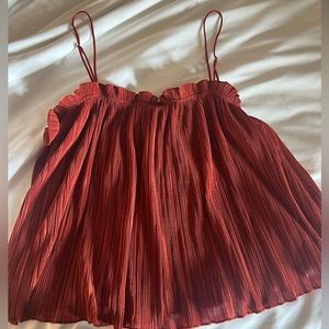 Madewell red top. So flattering and in great condition.